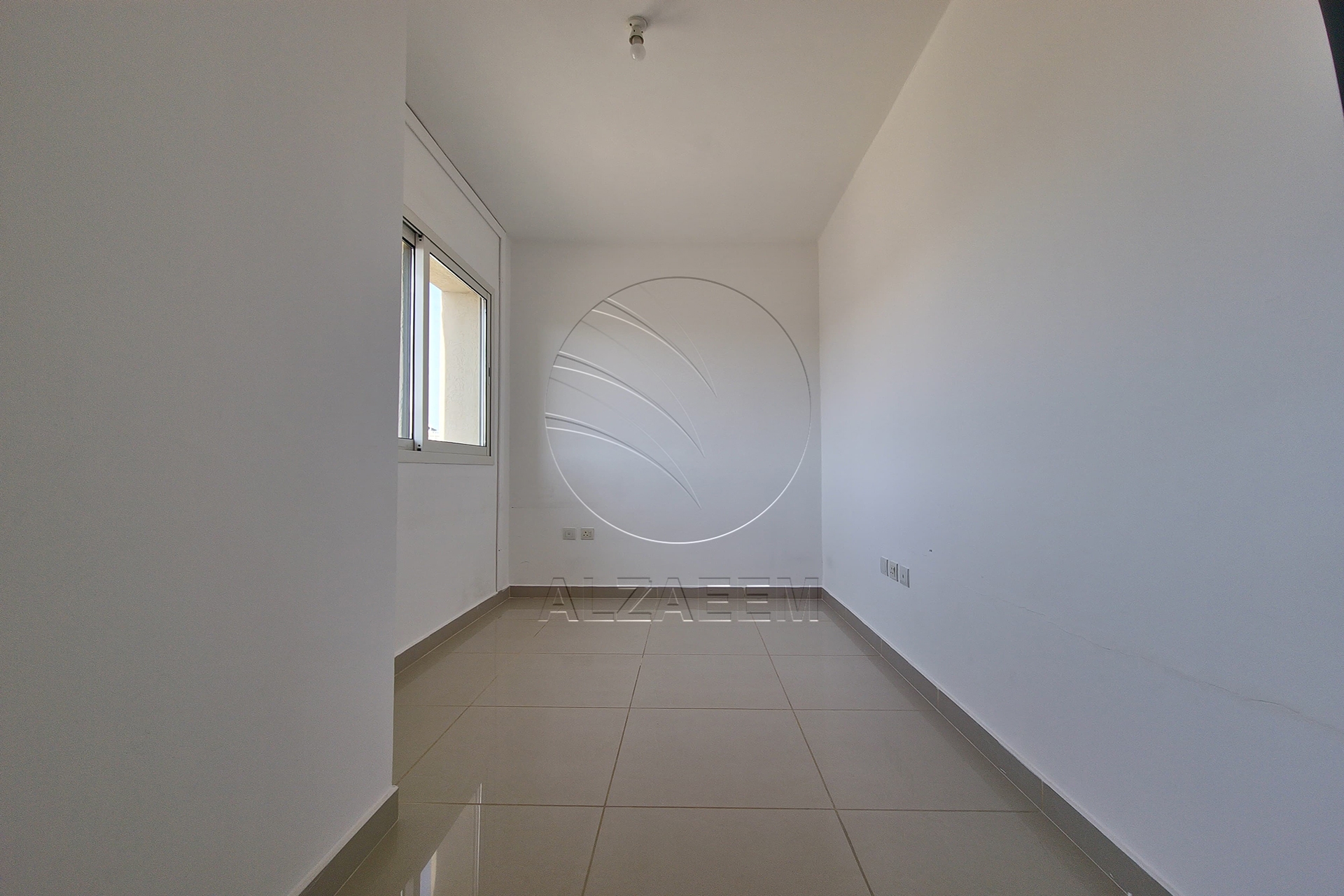 Corner Villa + Private Pool! End Use or Investment