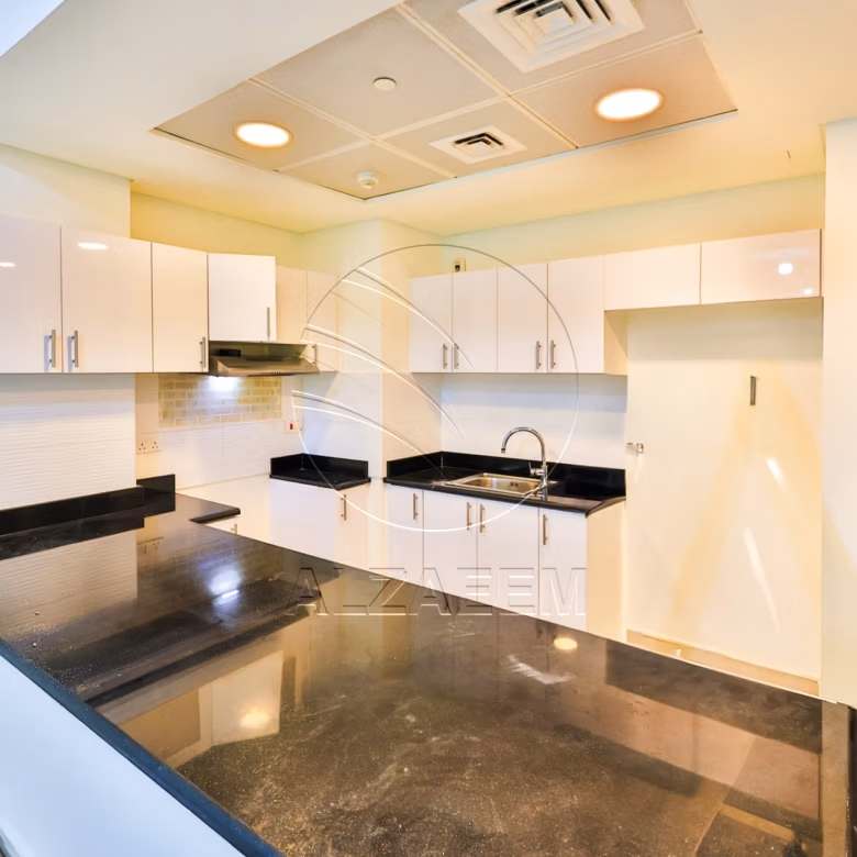 √Pool /Community View | High Floor | Rent Refund√