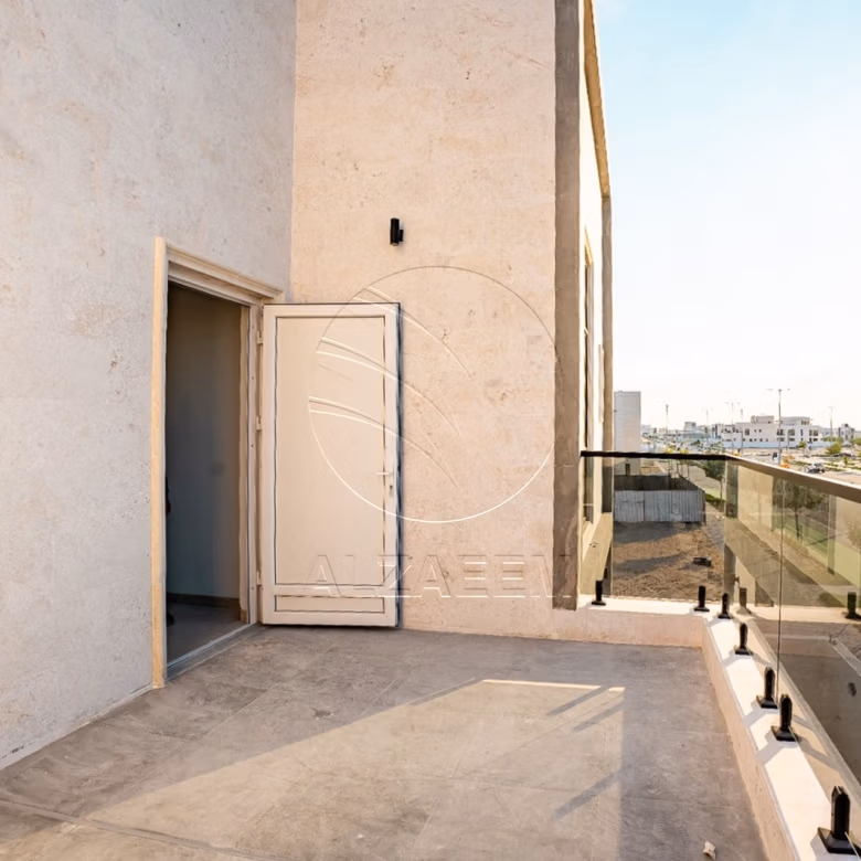 Near Hand Over! Single Row Villa | High Ceiling
