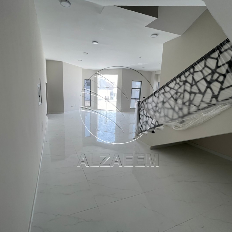 √ Mixed Use Villa | 5 Master Bedrooms | Majlis √