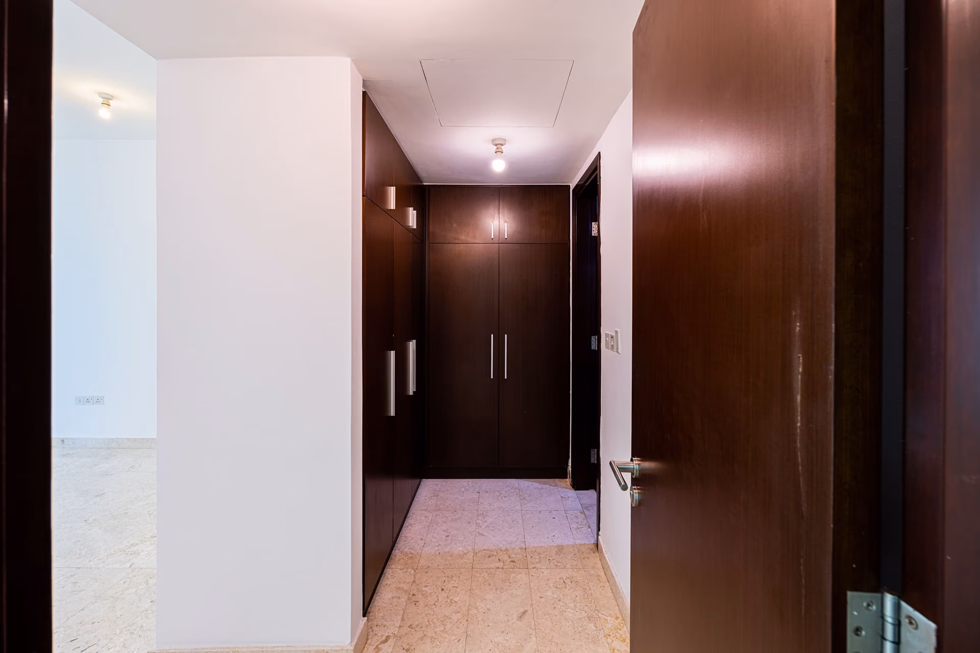 √High Floor | Balcony | Pool and Partial Sea View√