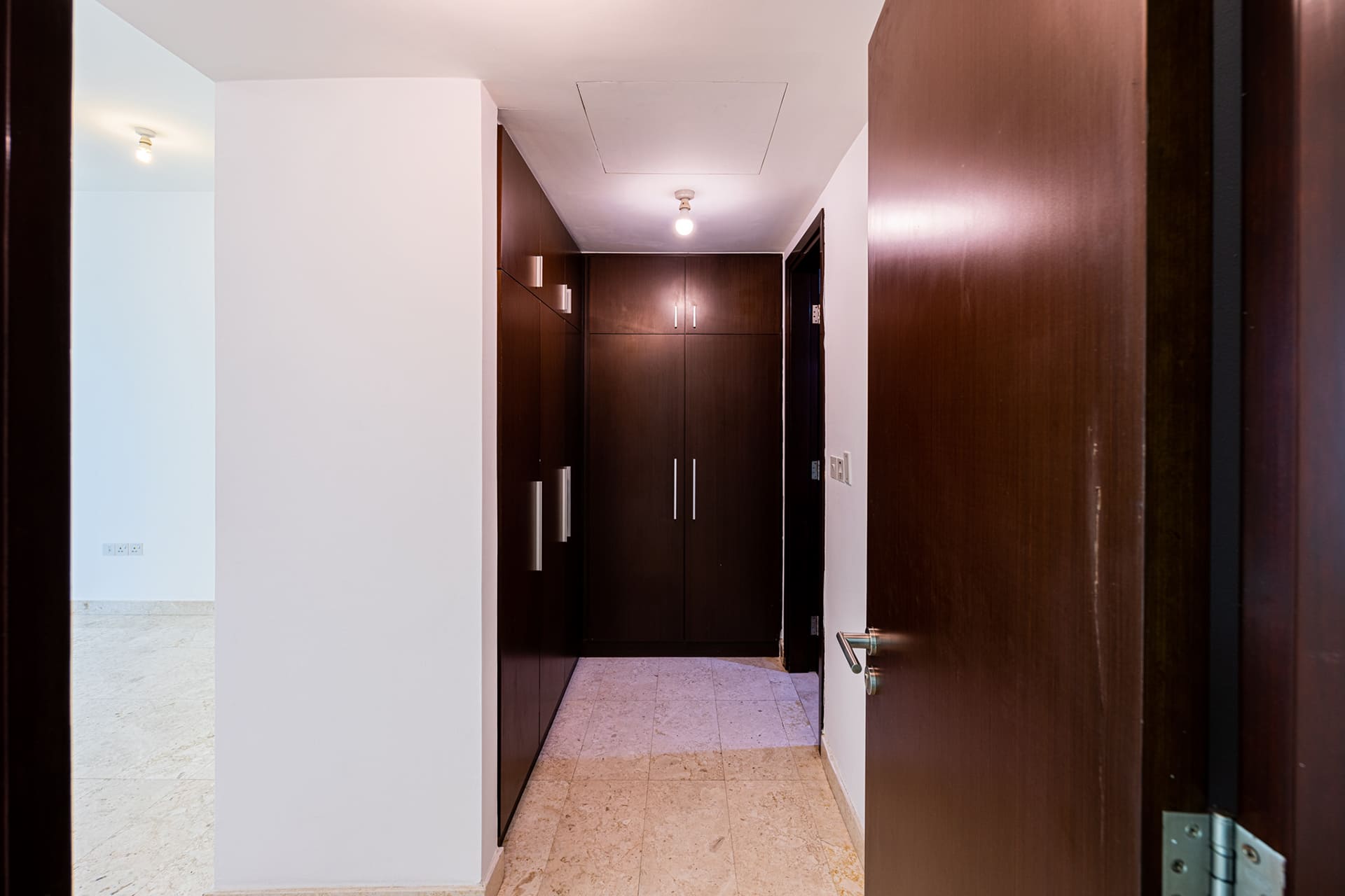 √High Floor | Balcony | Pool and Partial Sea View√
