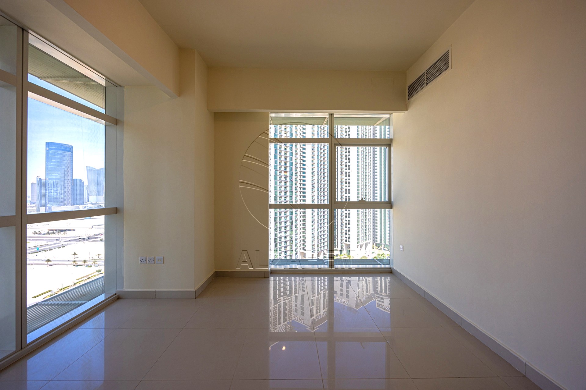 √ Exclusive | VACANT | Corner 2+S | 4 Payments √