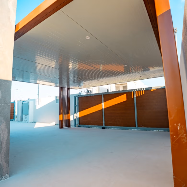 √Single Row l Landscaped l 2Y Maintenance free√