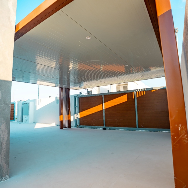 √Single Row l Landscaped l 2Y Maintenance free√
