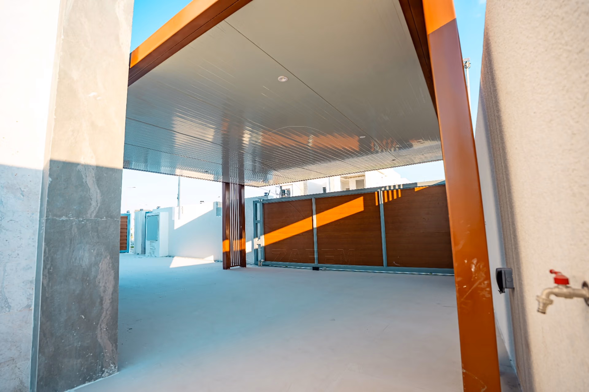 √Single Row l Landscaped l 2Y Maintenance free√