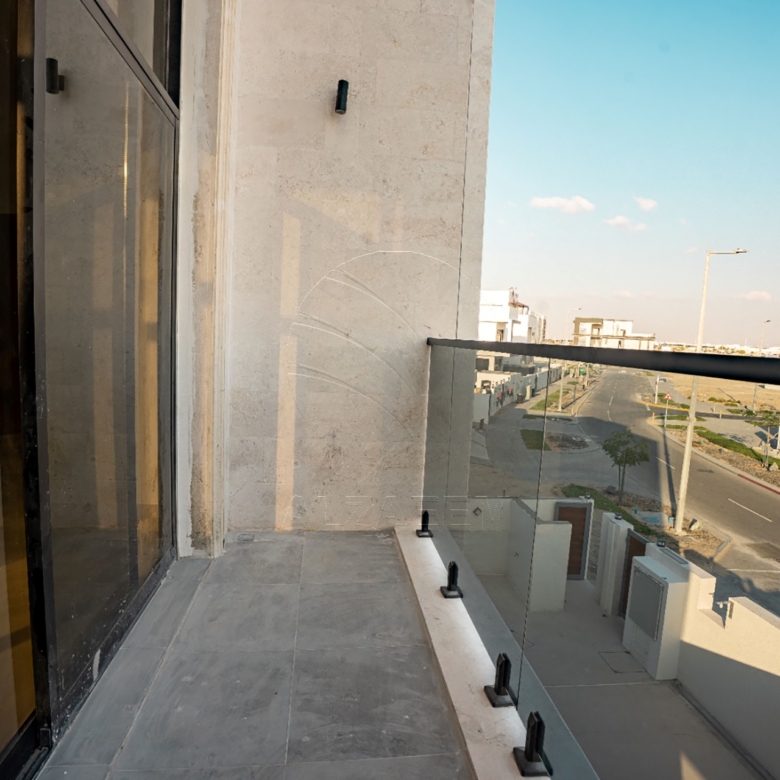 √Single Row l Landscaped l 2Y Maintenance free√