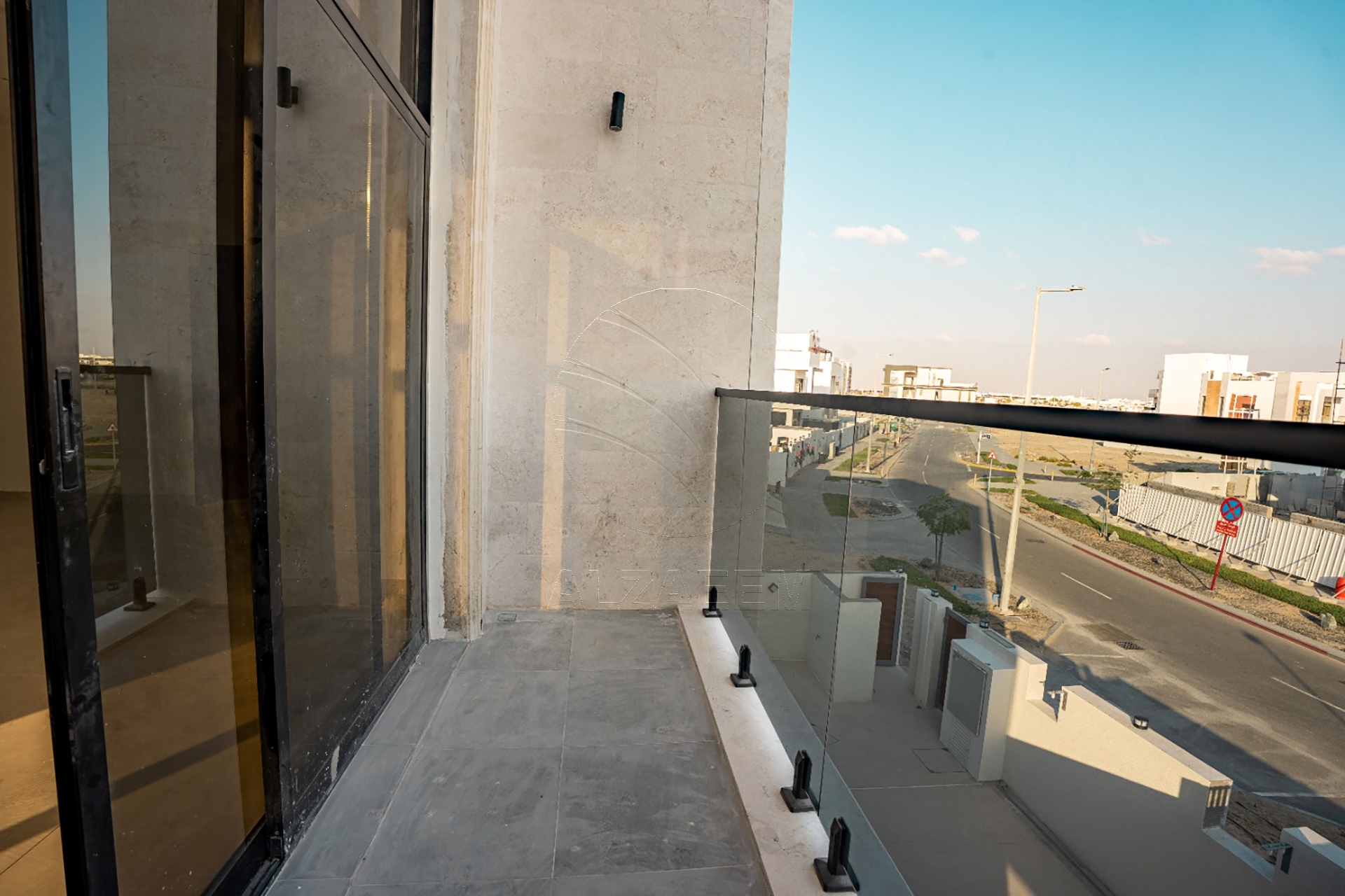 √Single Row l Landscaped l 2Y Maintenance free√
