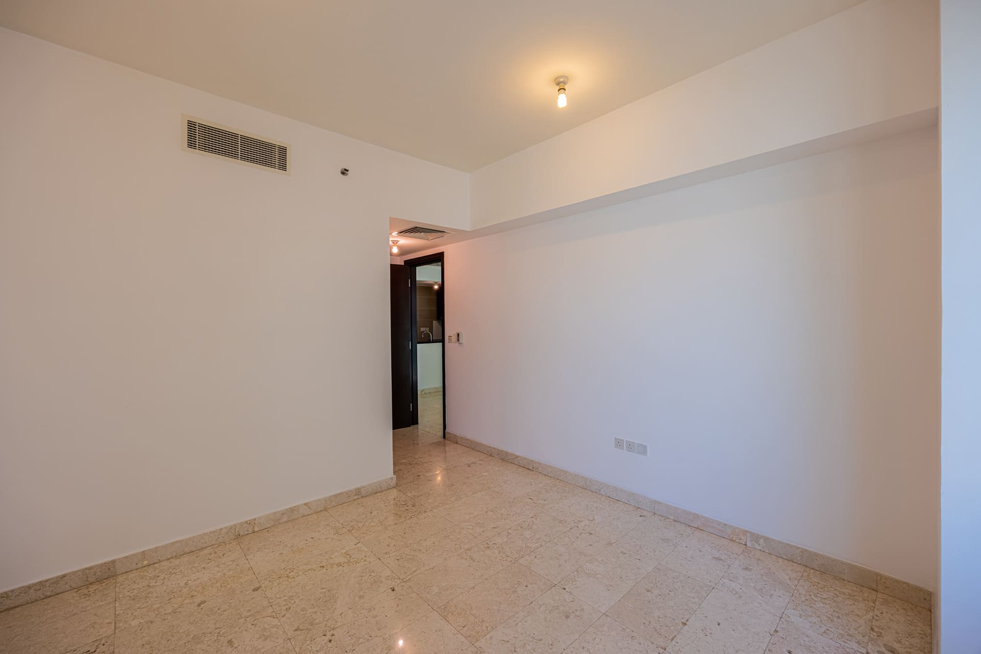 √High Floor | Balcony | Pool and Partial Sea View√