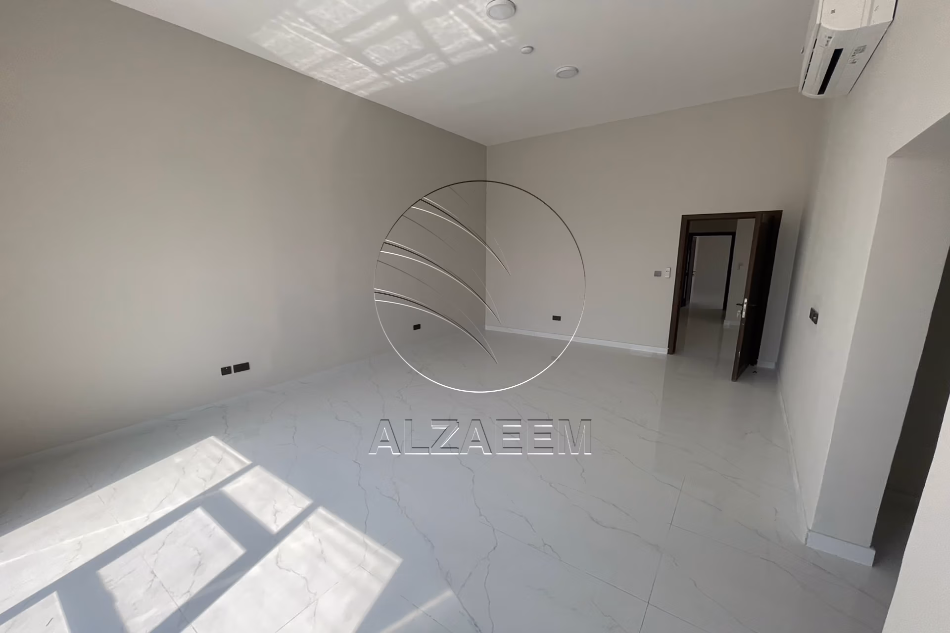 √ Mixed Use Villa | 5 Master Bedrooms | Majlis √