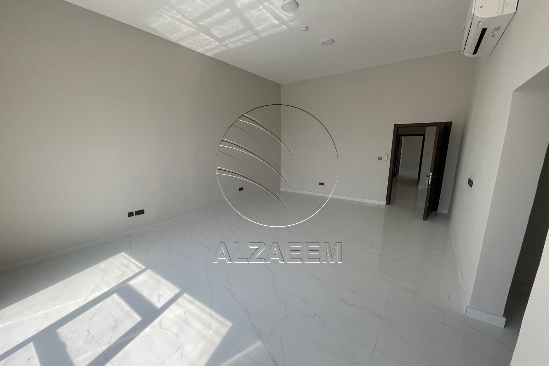 √ Mixed Use Villa | 5 Master Bedrooms | Majlis √