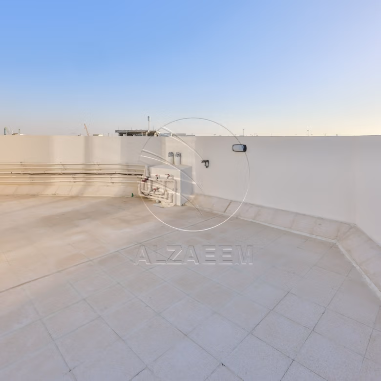 √ Single Row End | High Ceiling | Luxury Living √