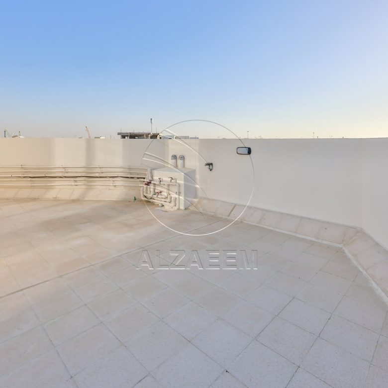 √ Single Row End | High Ceiling | Luxury Living √