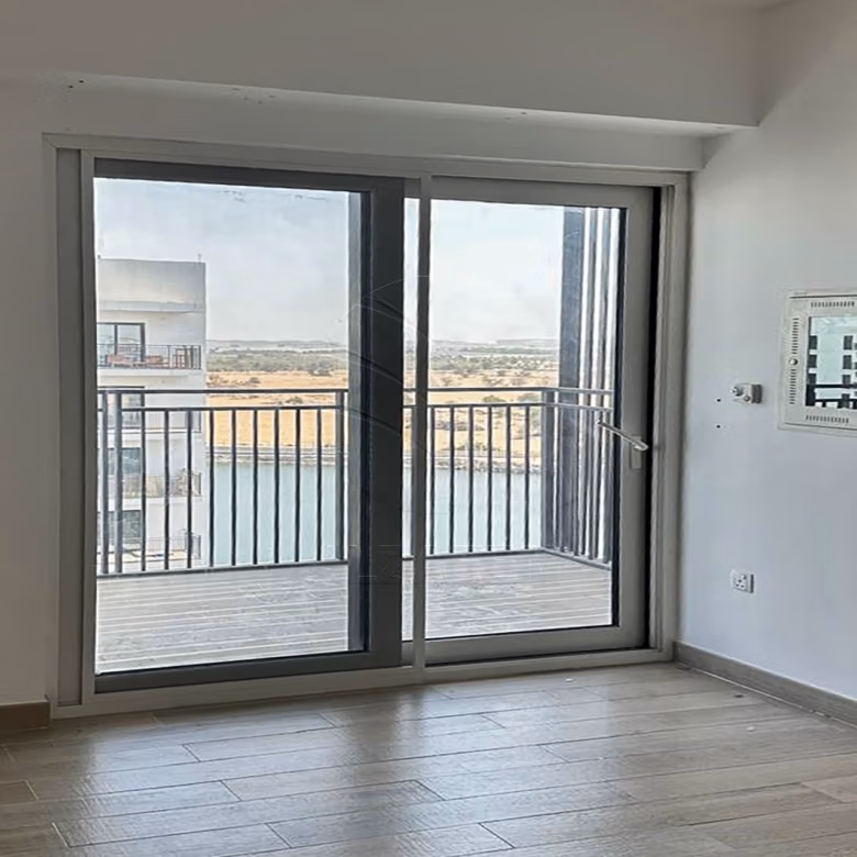 √ VACANT! High Level + Corner Unit | 3 Payments √