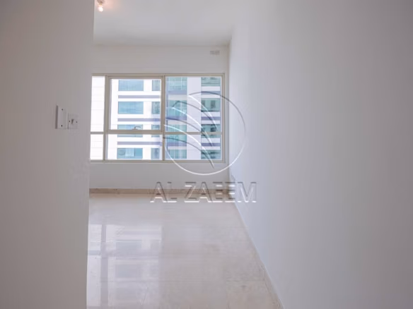 √ High Level | Vacant | Sea and Skyline Views √