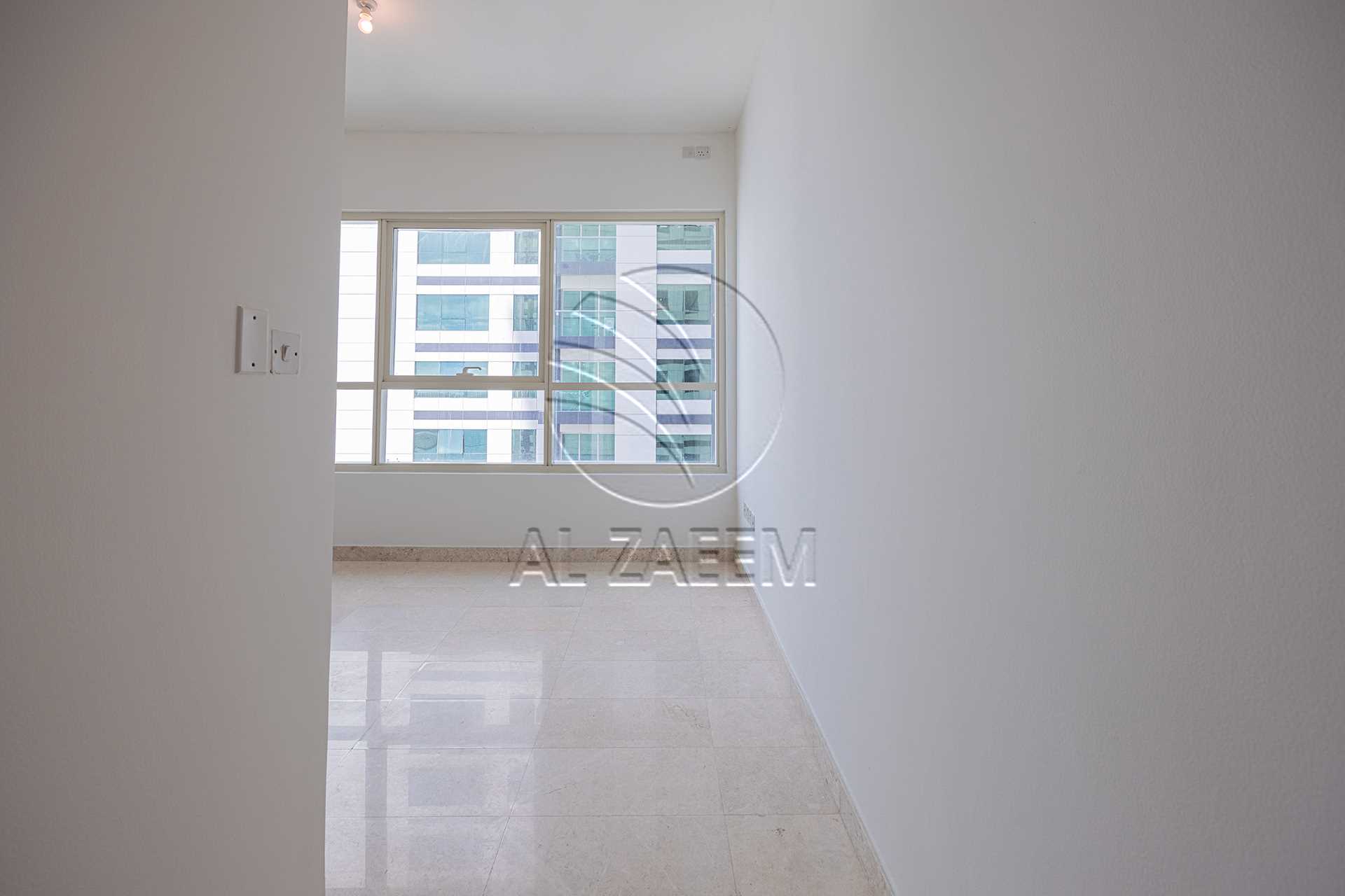 √ High Level | Vacant | Sea and Skyline Views √
