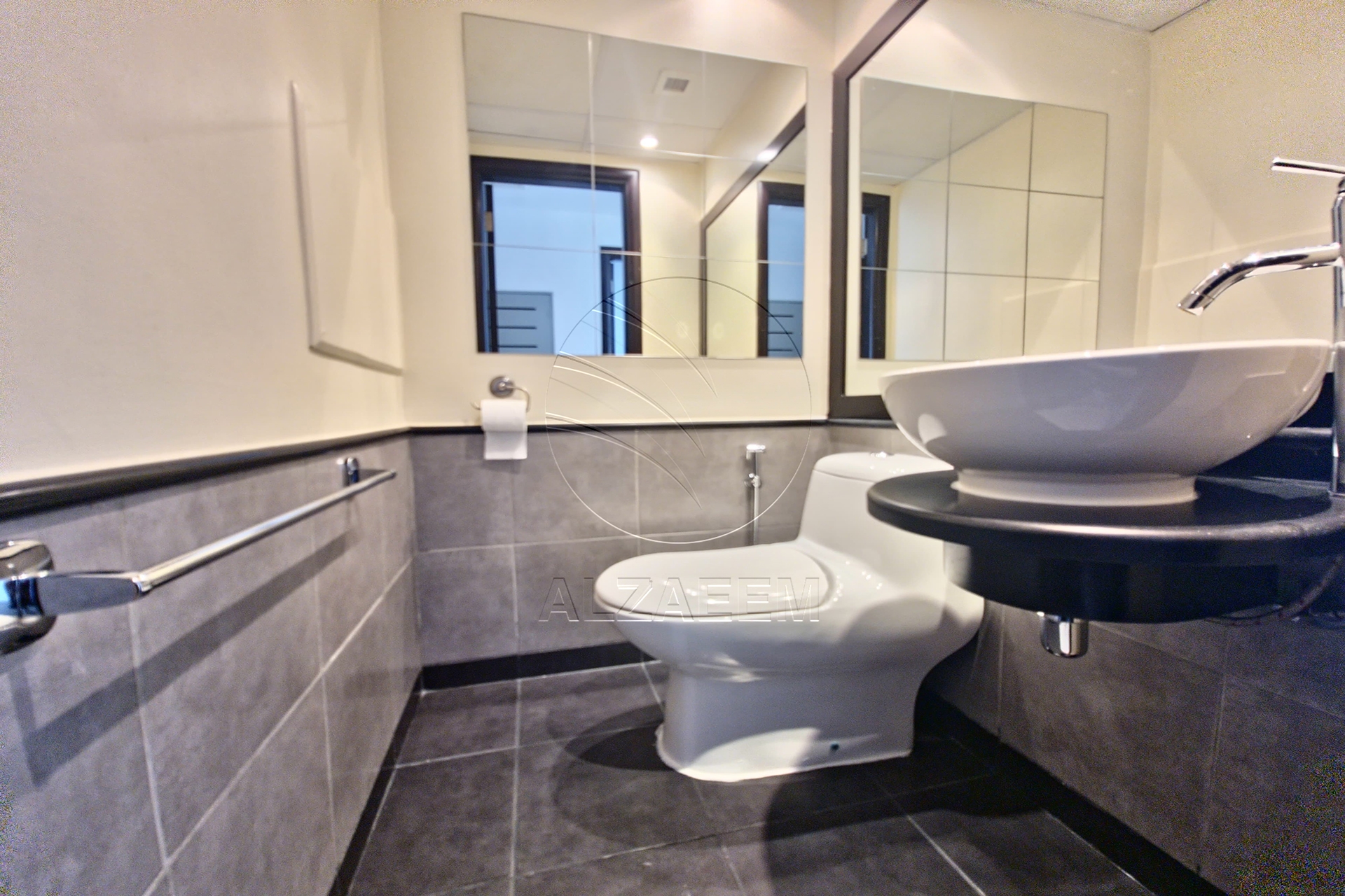 Corner Villa + Private Pool! End Use or Investment