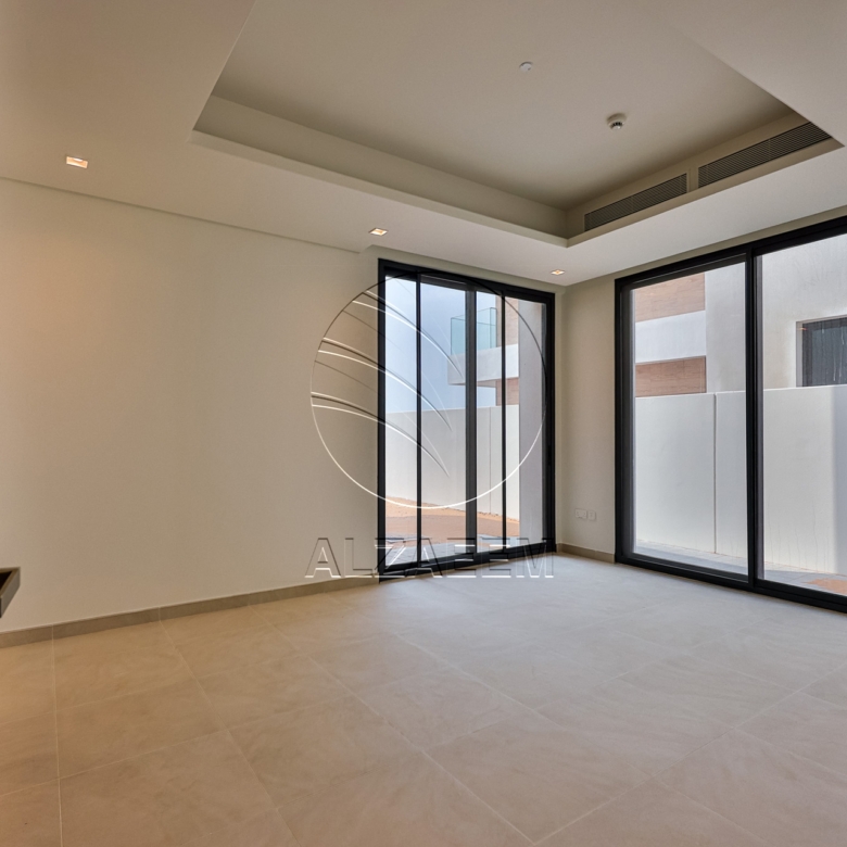 √ 4BR+Maid Single Row Villa | Prime Location √