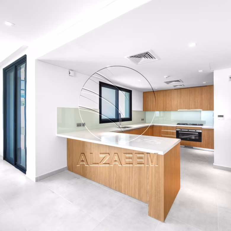 √Corner Unit | Double Row | Move-in Ready√