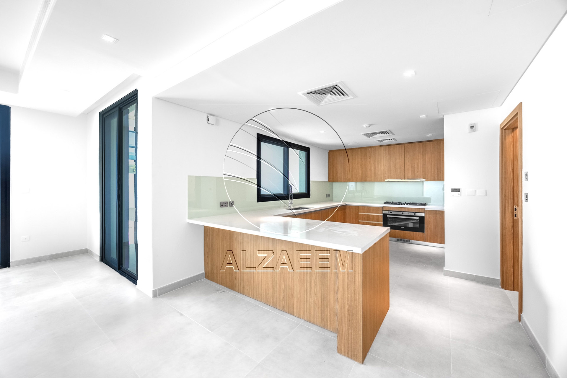 √Corner Unit | Double Row | Move-in Ready√