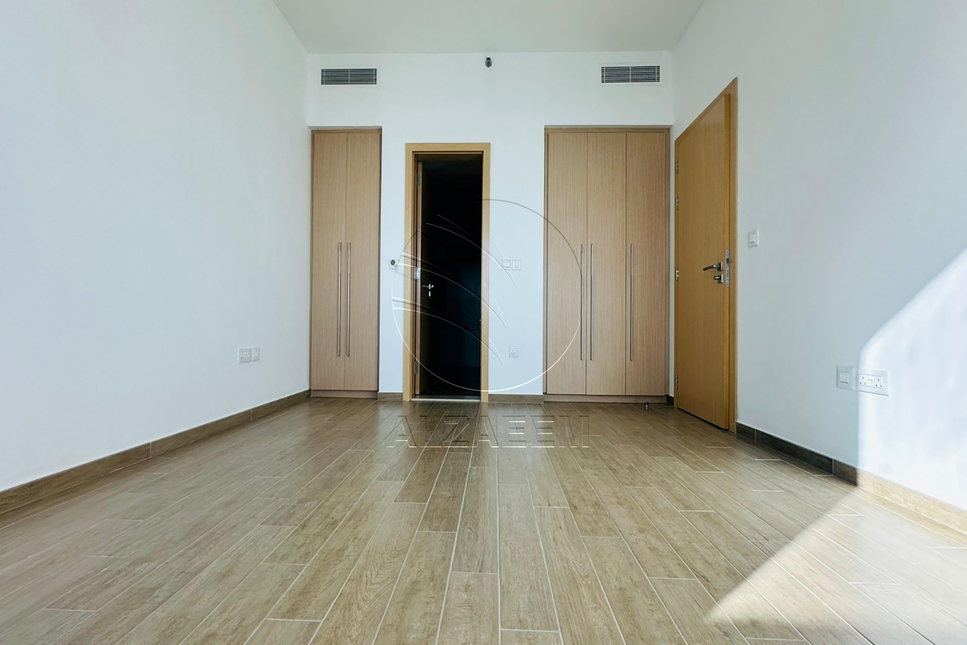 Corner | Partial Golf View | Facing Al Raha Beach