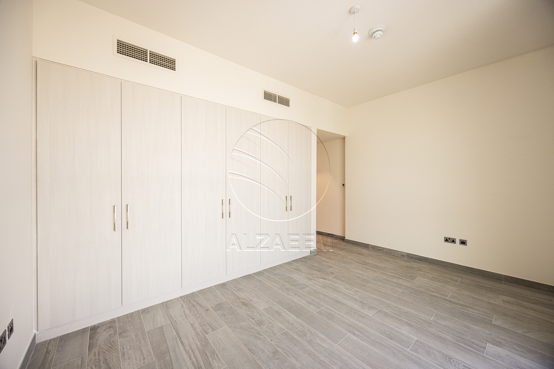 VACANT 3BR TH | Prime Location | NEW Family Home!