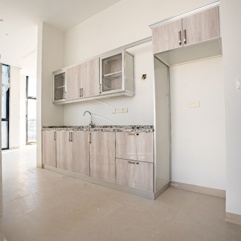 √Single Row l Landscaped l 2Y Maintenance free√