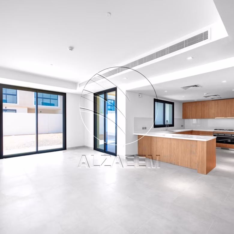 √Corner Unit | Double Row | Move-in Ready√