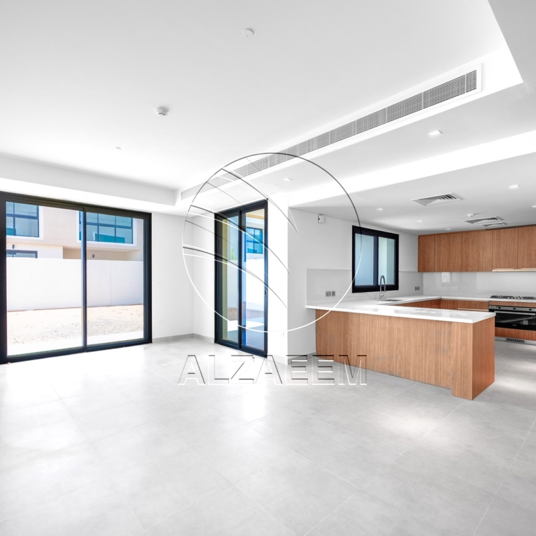 √Corner Unit | Double Row | Move-in Ready√