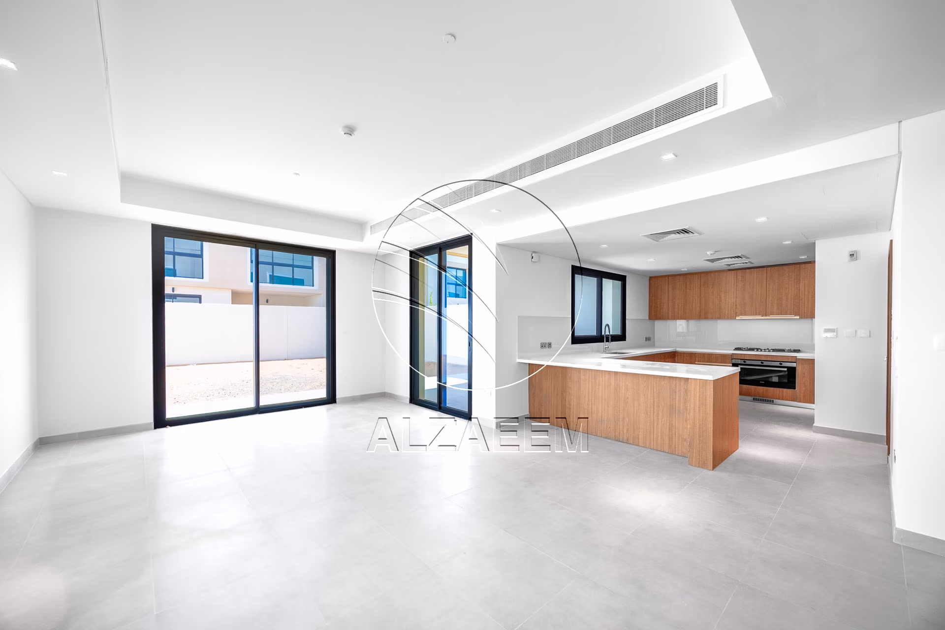 √Corner Unit | Double Row | Move-in Ready√