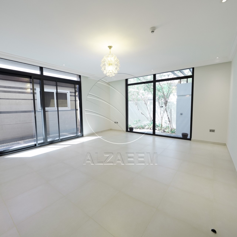 √Corner Unit | 5BR Villa with Pod | 2 Majlis√