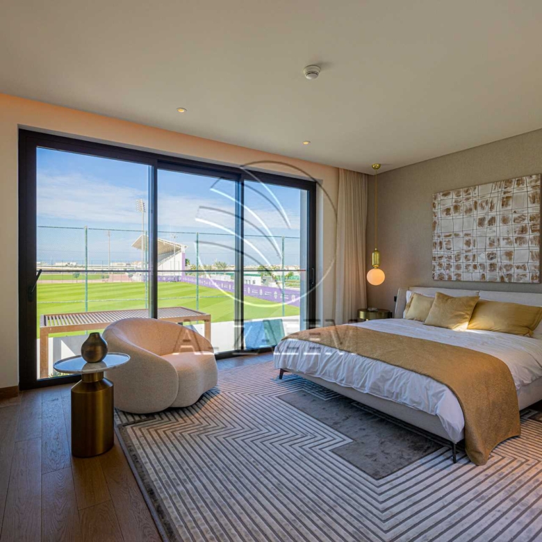 √1005 Sqm Plot! High Ceiling | Single Row Corner √