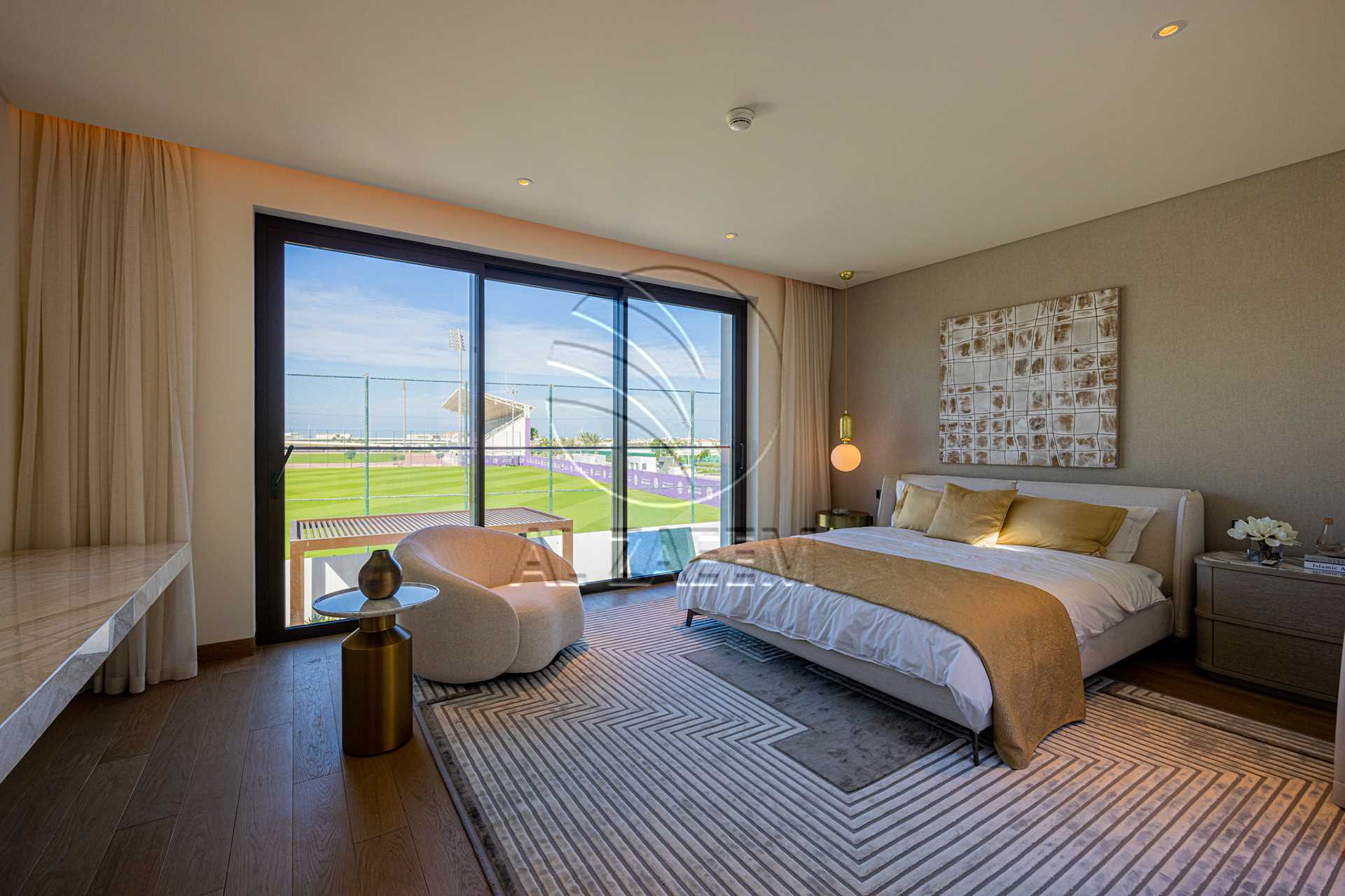 √1005 Sqm Plot! High Ceiling | Single Row Corner √