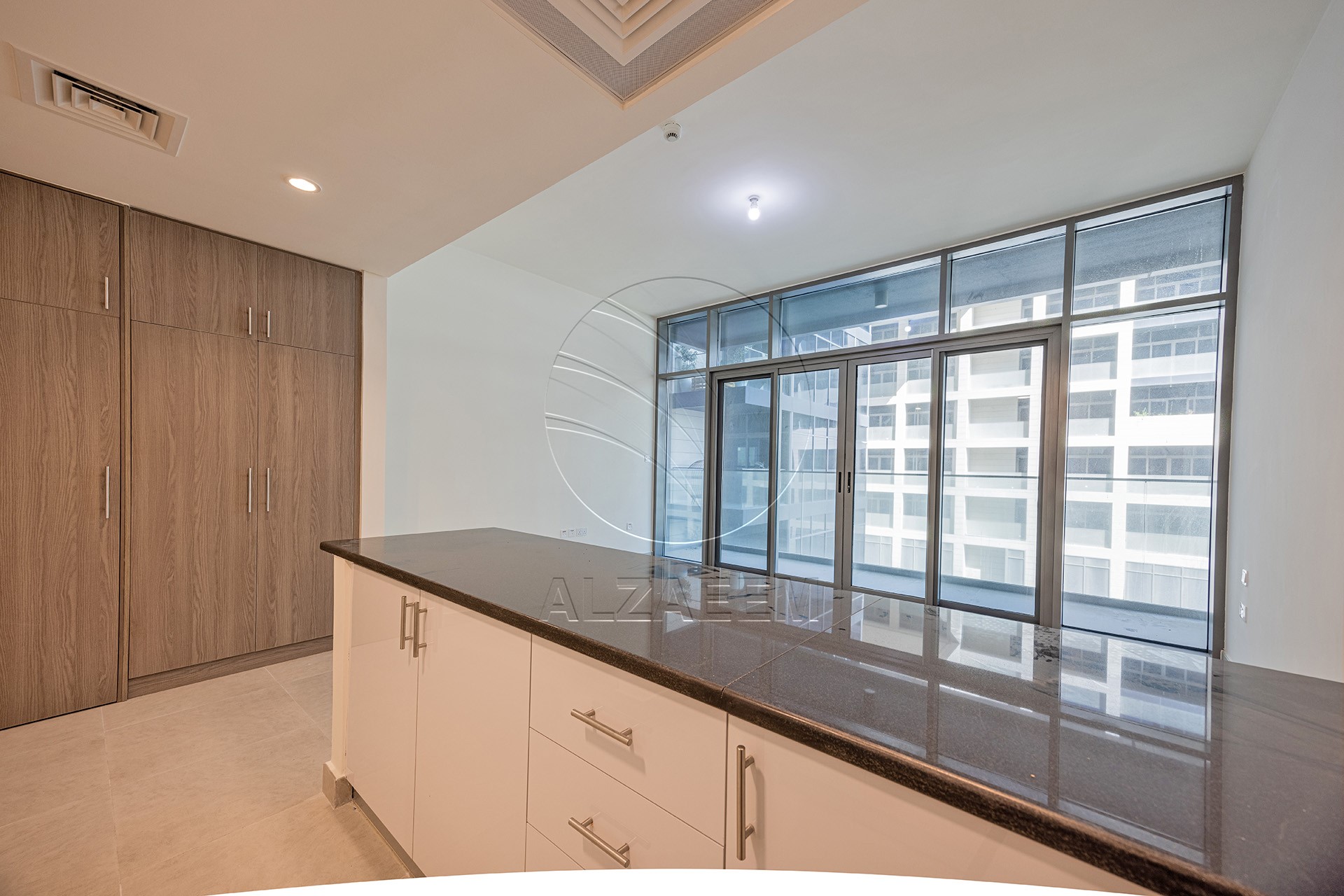 √HOT DEAL! Premium Location | Accessible Unit√