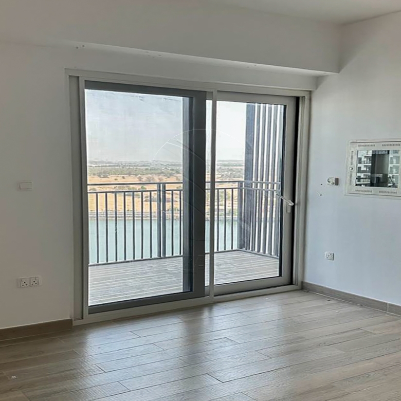 √ VACANT! High Level + Corner Unit | 3 Payments √