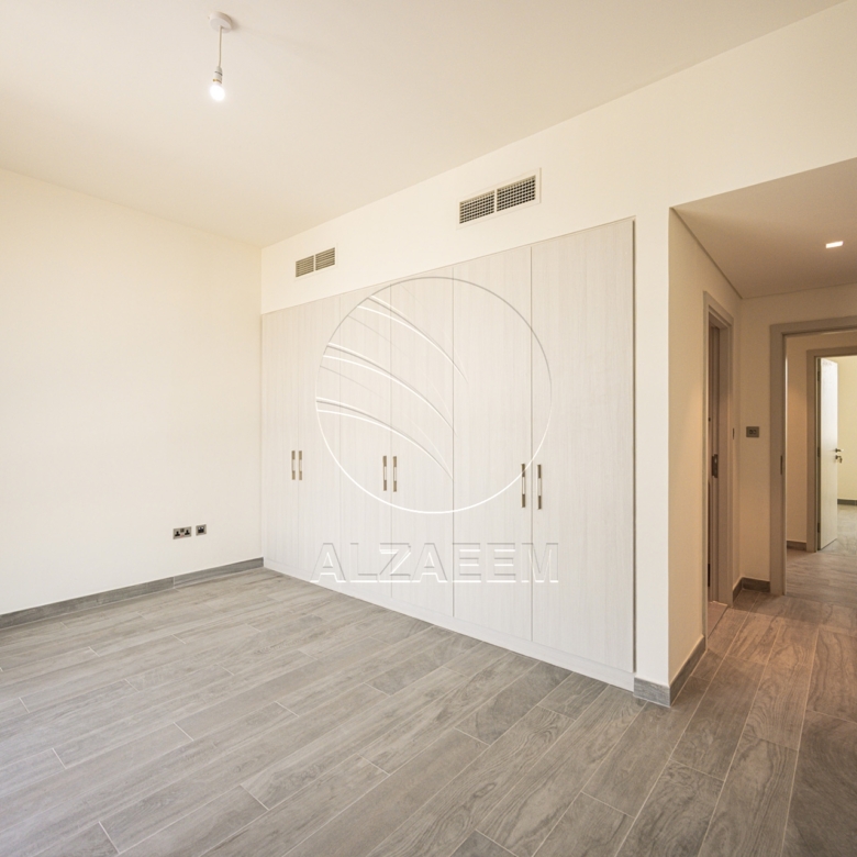 VACANT 3BR TH | Prime Location | NEW Family Home!