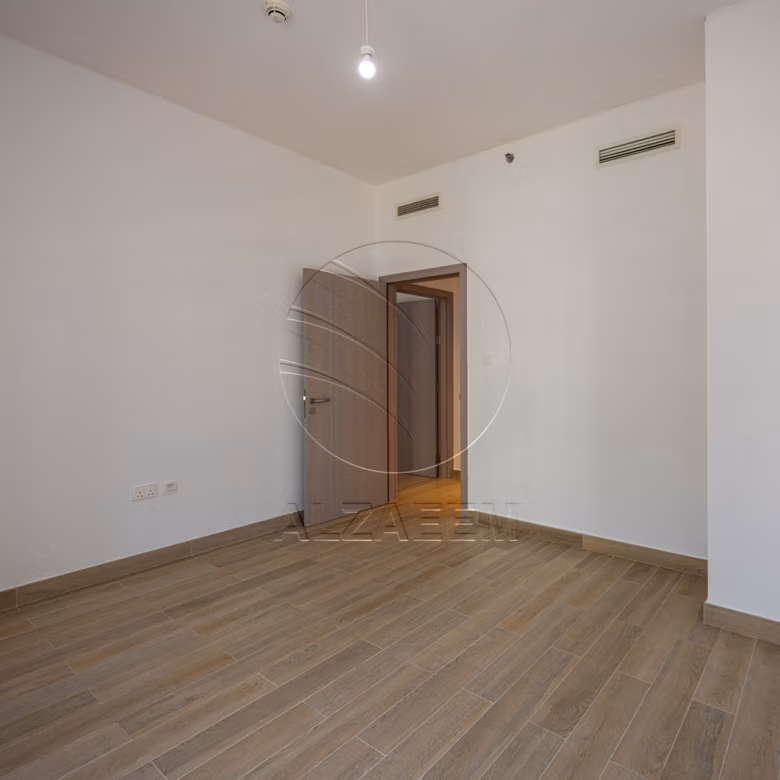 Partial Canal View | High Floor | VACANT