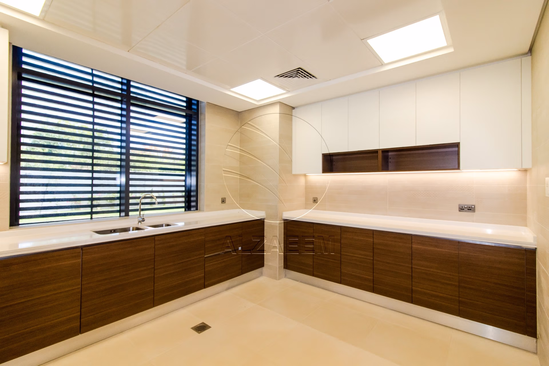 VACANT! 5BR+Maid | Mid Unit-Double Row