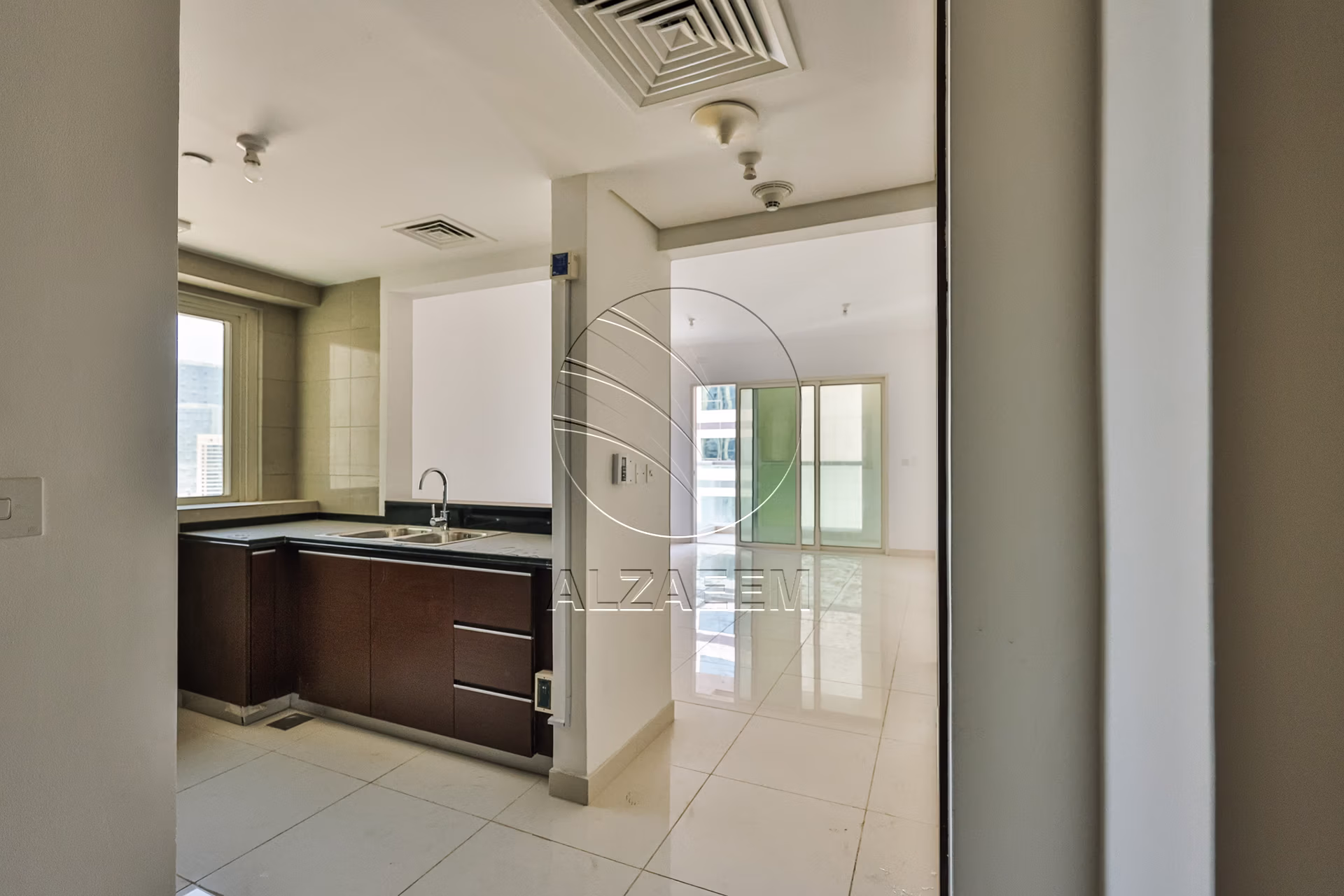 HIGH Level | BIG LAYOUT | Balcony | Open Kitchen