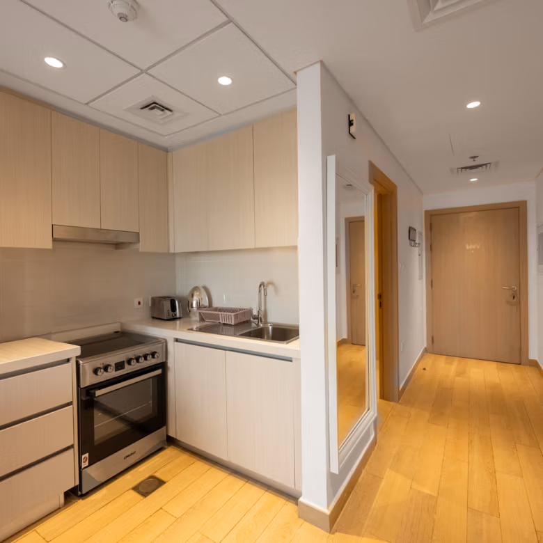√ Full Canal View | VACANT | Fully Furnished √