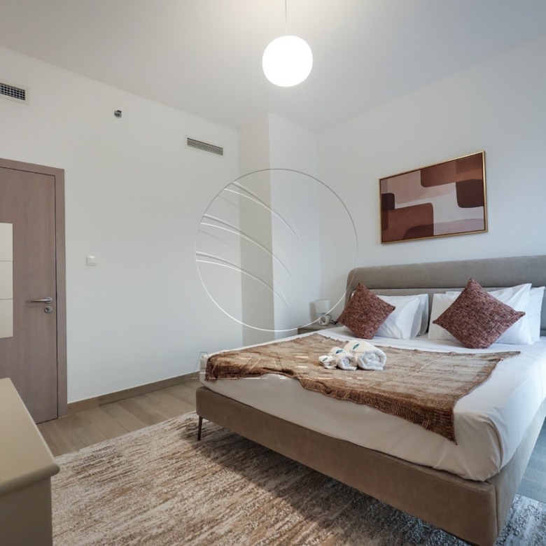 Partial Canal View | Furnished | Up to 3 Payments