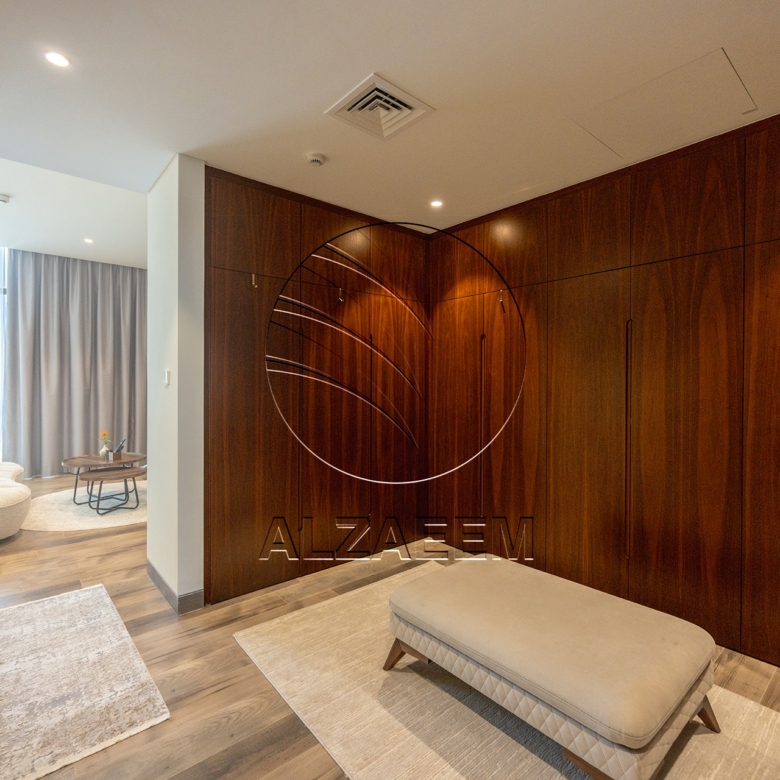 √CORNER 5BR Villa with Pool | Landscaped Garden√