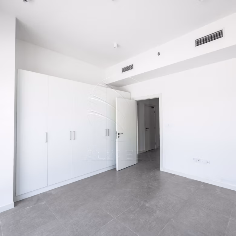 √ EXCLUSIVE | Bright + Spacious | Sea View 2BR+M √
