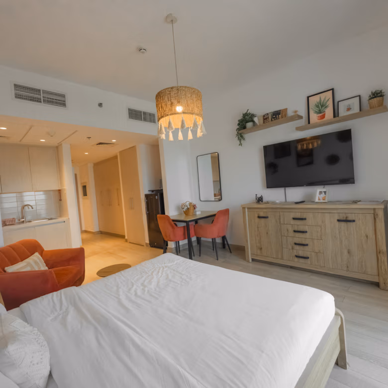 √ Full Canal View | VACANT | Fully Furnished √