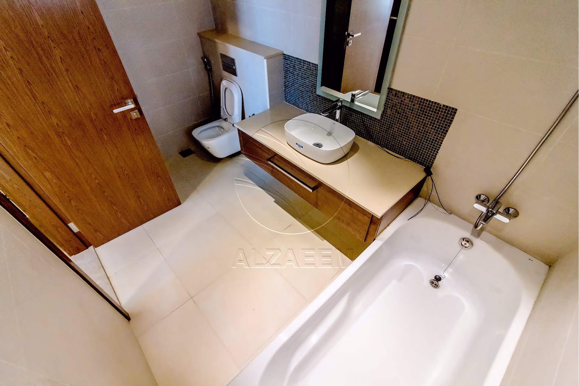 VACANT! 5BR+Maid | Mid Unit-Double Row
