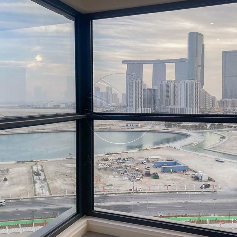 √2BR + Maid | Amazing Sea View | Prime Location√