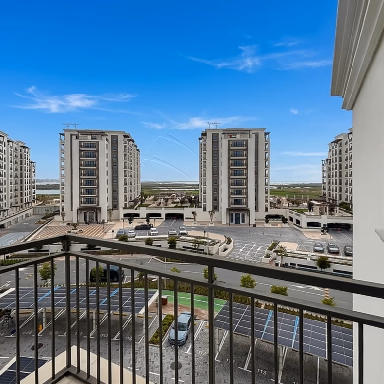 √ Corner Unit+Balcony | Big layout | With Refund √