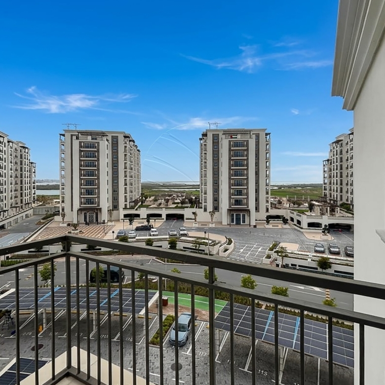 √ Corner Unit+Balcony | Big layout | With Refund √