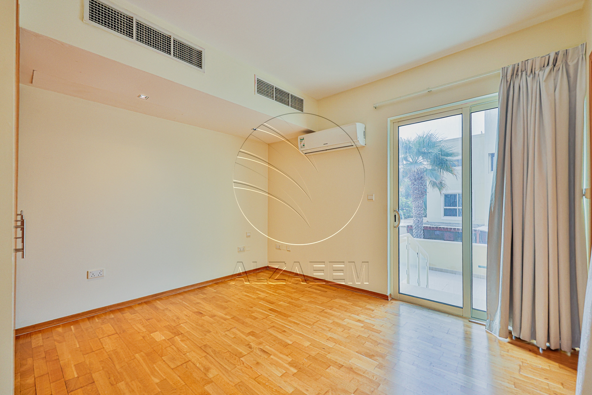 √ Private Pool | Type A | Tenanted | CORNER √