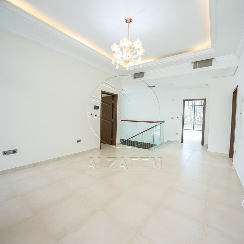 √Single Row Corner | VACANT | Prime Location√